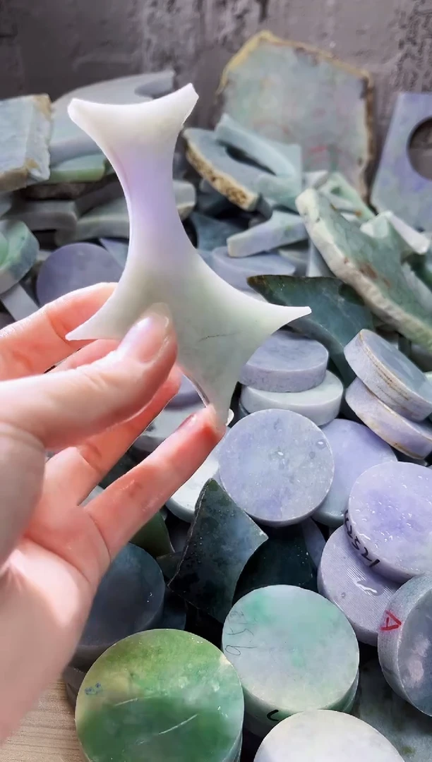 颈饰未镶嵌翡翠天然翡翠A货 南 811