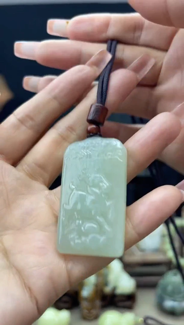 颈饰未镶嵌和田玉1