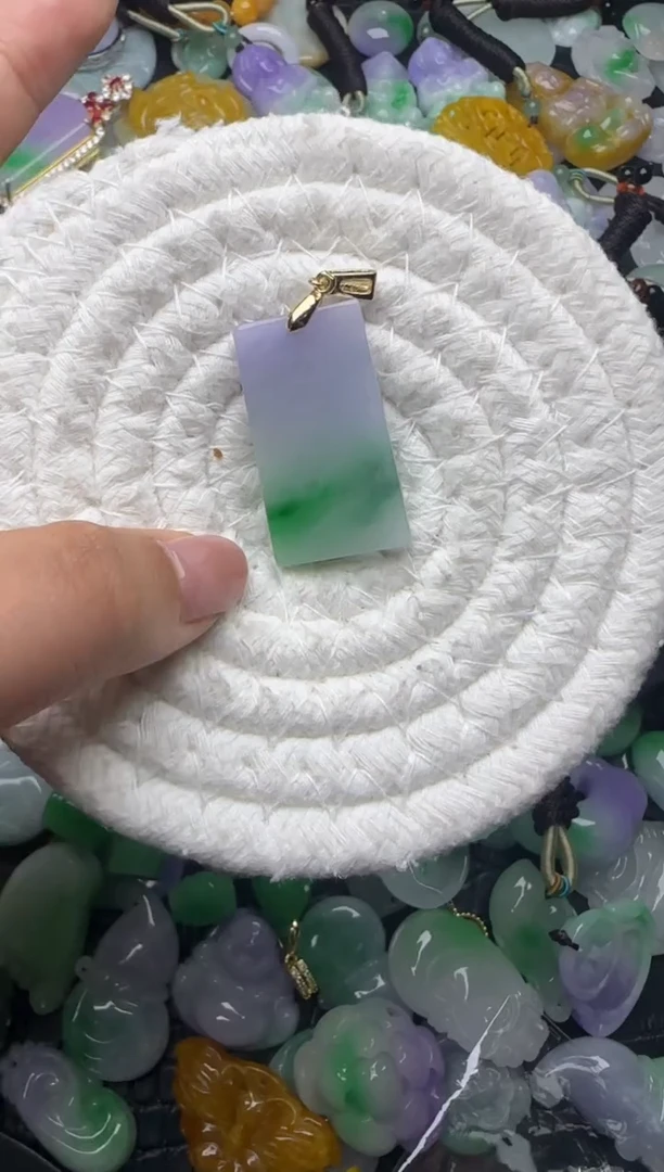 颈饰未镶嵌翡翠缅甸翡翠吊坠