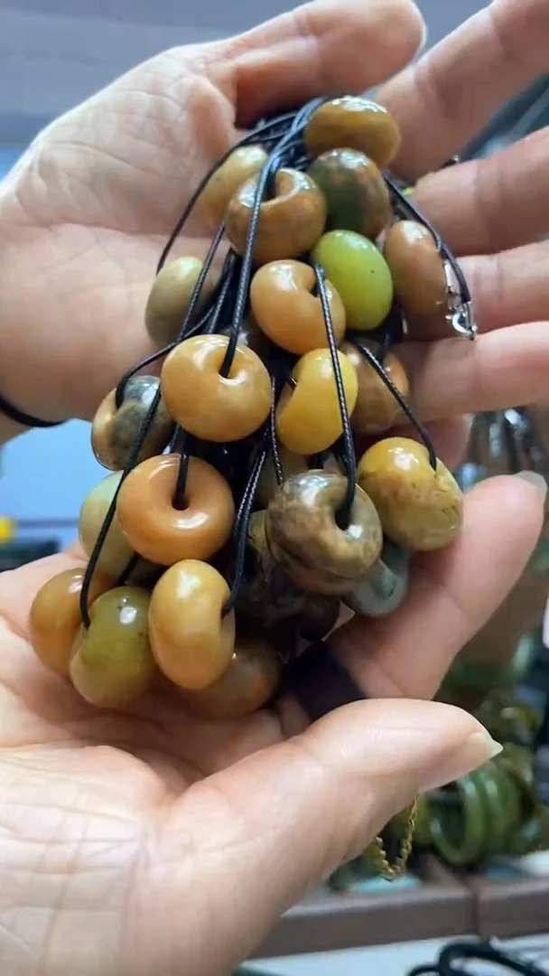 【闪购商品】岫玉吊坠未镶嵌多样性发货其中之一