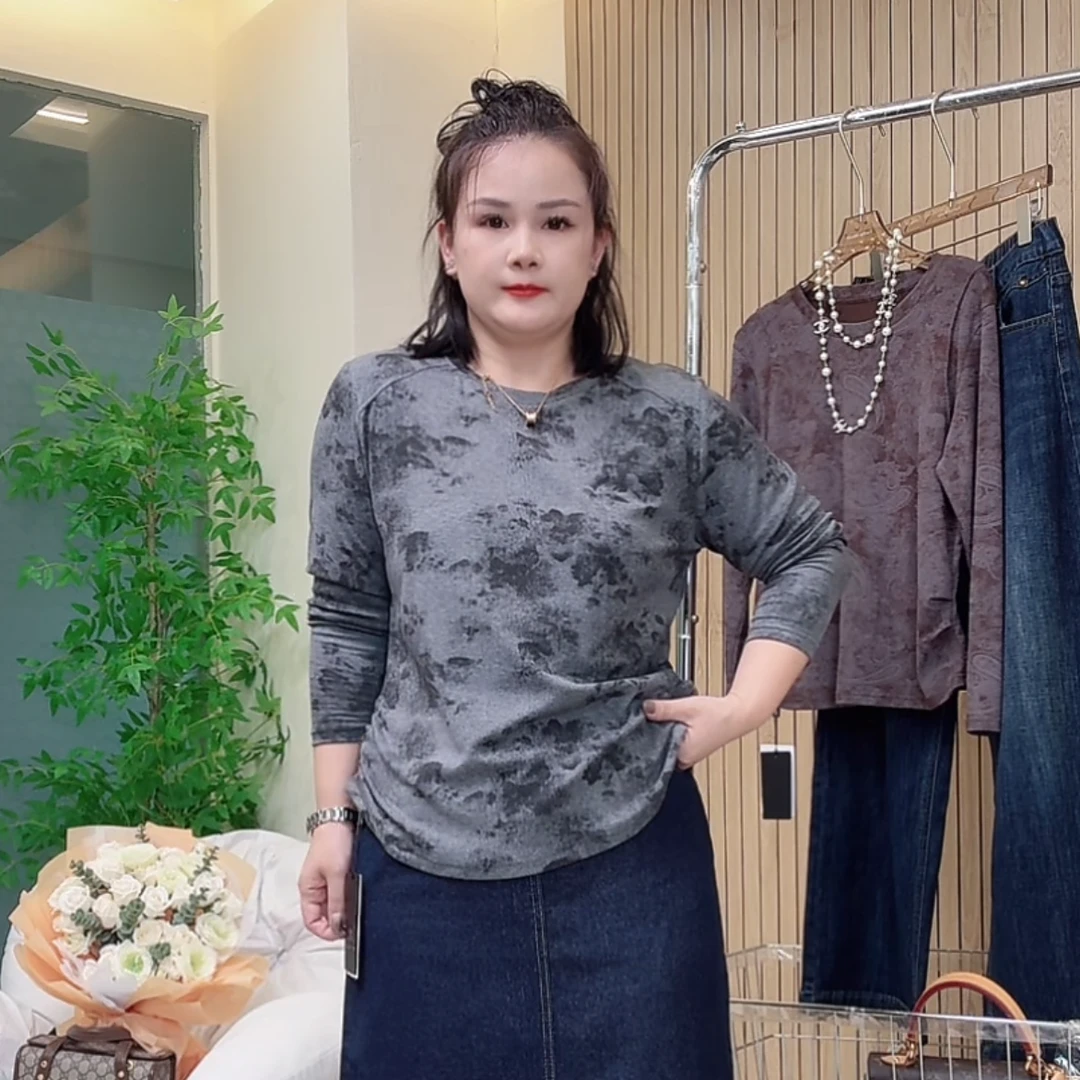 【特价】圆领双侧抽褶秋扎染长袖女装显瘦内搭打底衫上8260