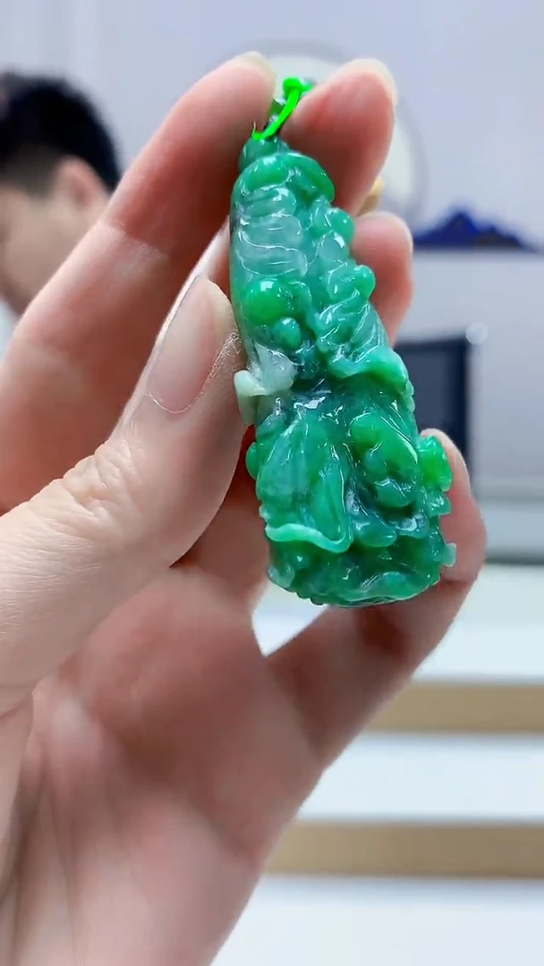 未镶嵌定制翡翠4868zm-毛货挂件18白菜