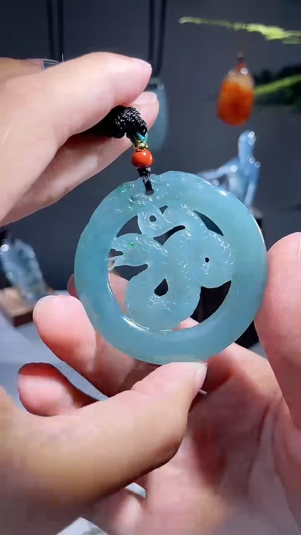 颈饰未镶嵌翡翠挂件