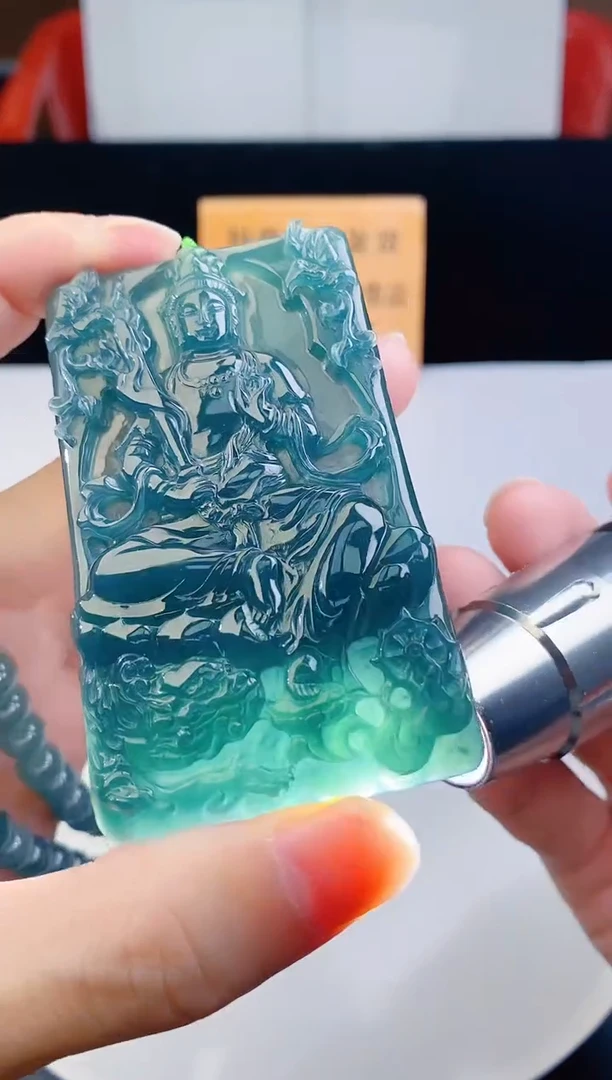 颈饰未镶嵌翡翠·