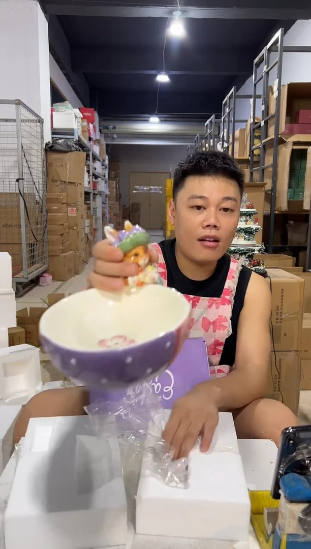 瓷片紫色原盒兔子碗