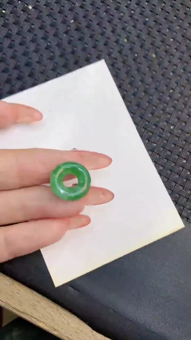 颈饰未镶嵌翡翠1