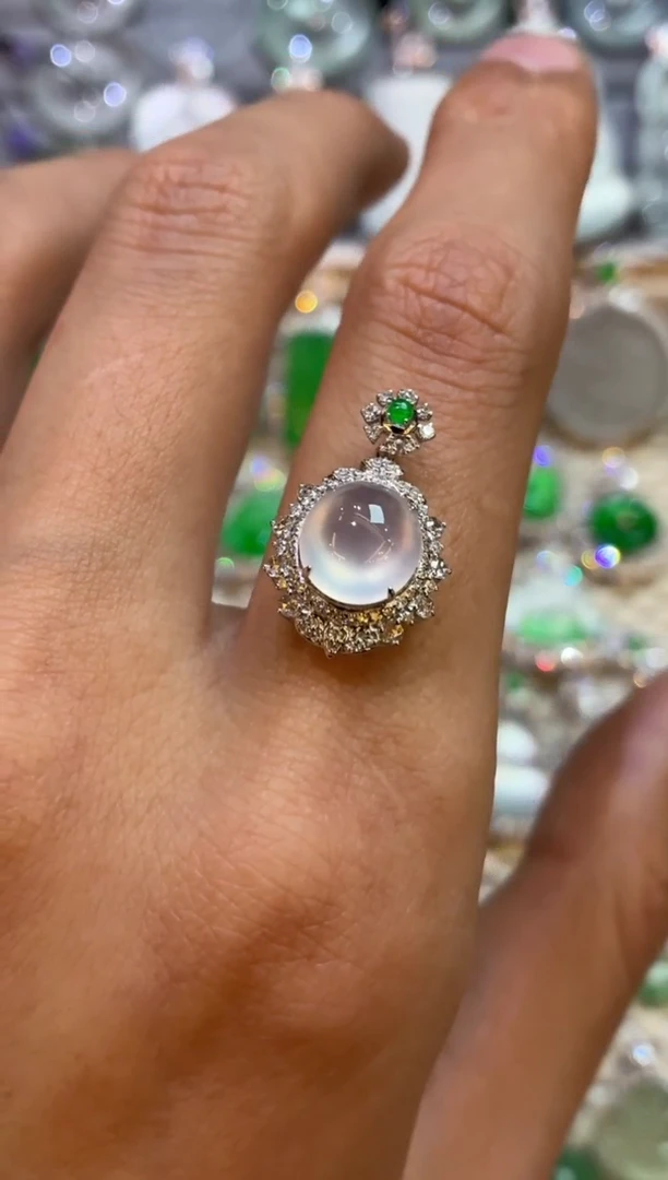 吊坠(不含链)18K金镶嵌翡翠蛋面