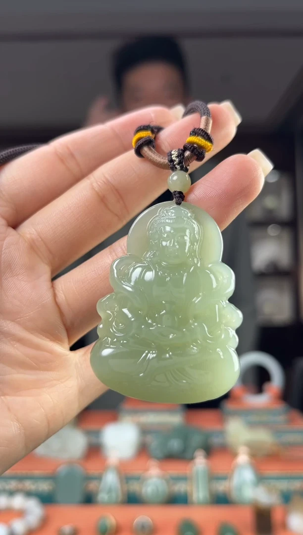 颈饰未镶嵌和田玉佩佩