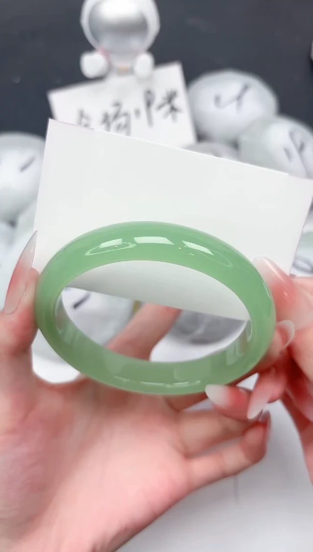 未镶嵌手镯石英质玉284-63.4