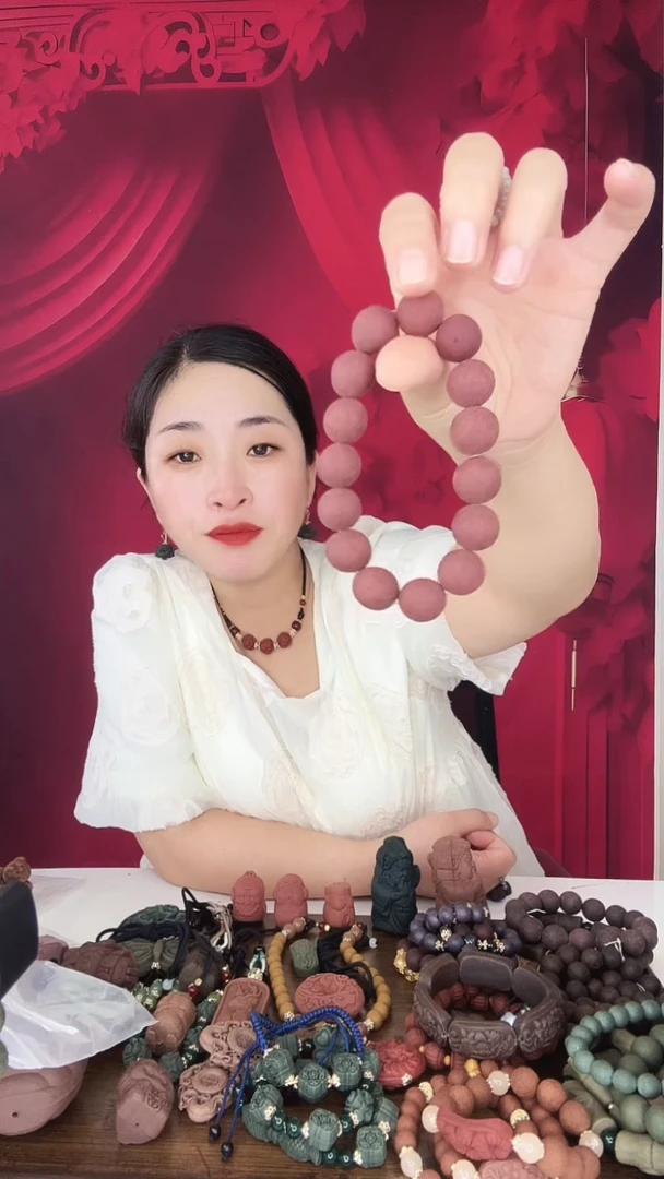 泥塑 7.27   瑕花蕊夫人手串