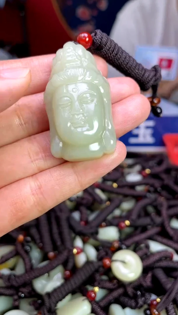 未镶嵌和田玉摆件1
