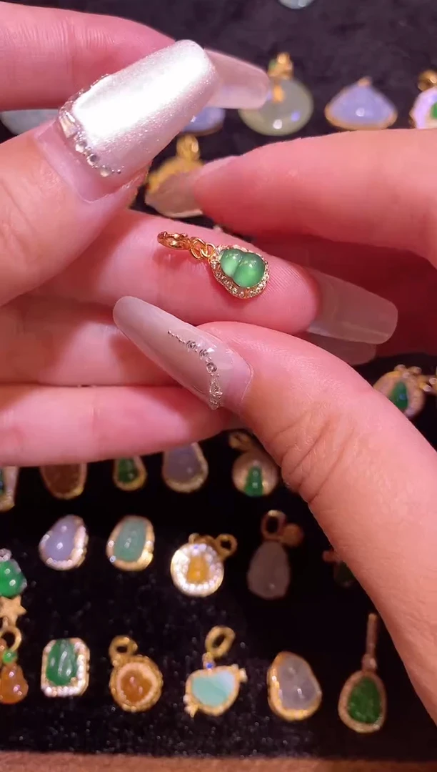 颈饰银S925镶嵌翡翠天然a货翡翠