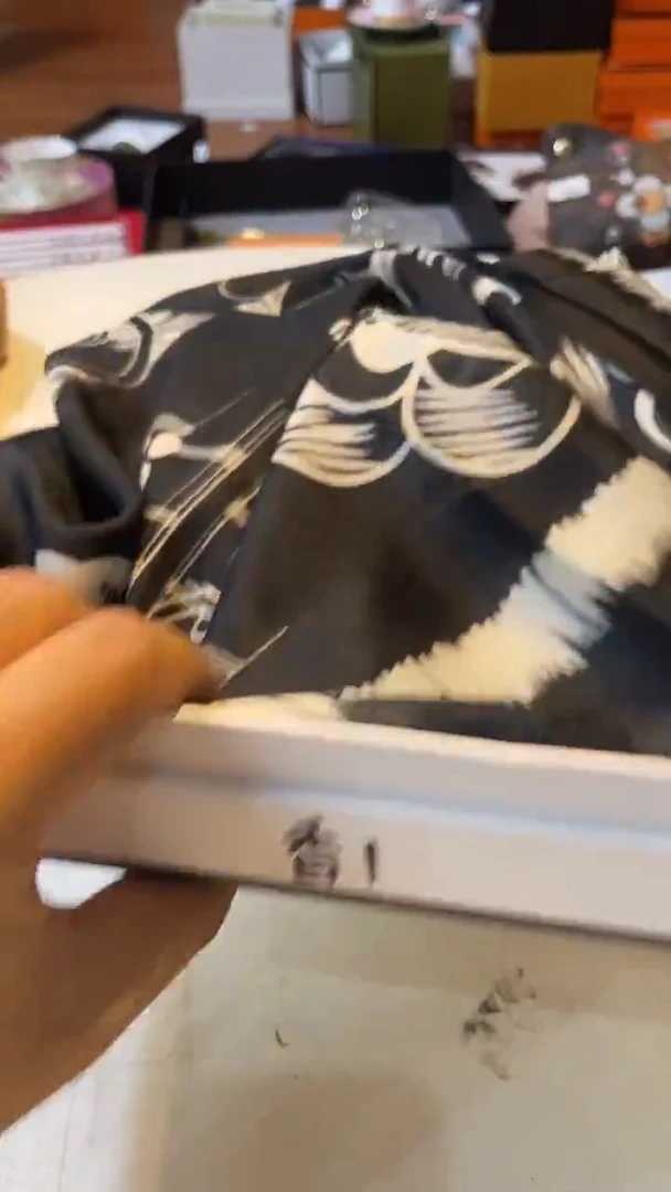 杯鸿辉家品牌瓷器，京东包邮！丝巾