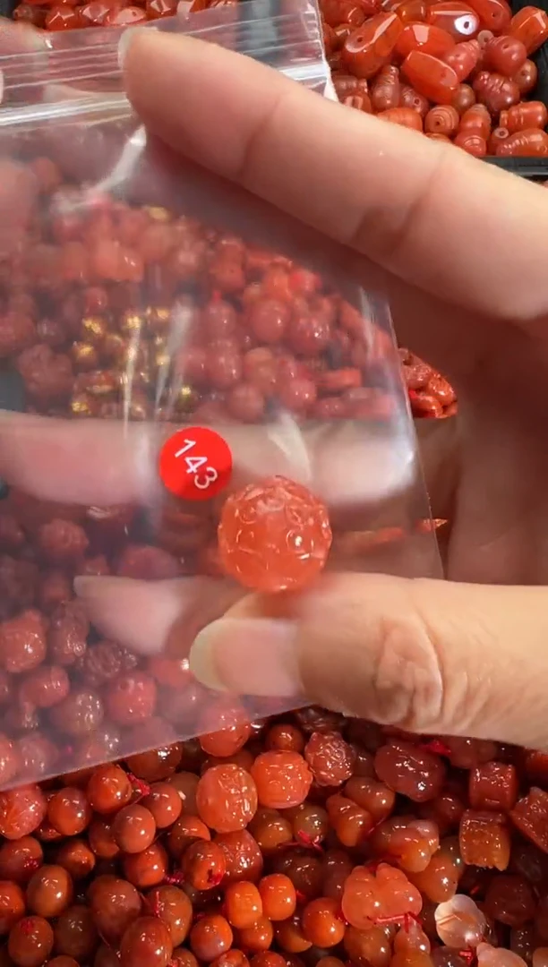 【闪购商品】南红玛瑙颈饰未镶嵌1