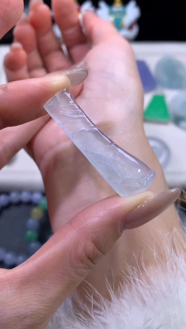 吊坠(不含链)18K金镶嵌翡翠