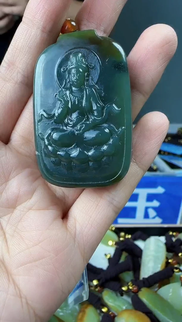 和田玉未镶嵌颈饰1