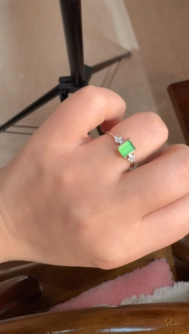 【闪购商品】翡翠戒指银S925镶嵌天然A货翡翠戒指