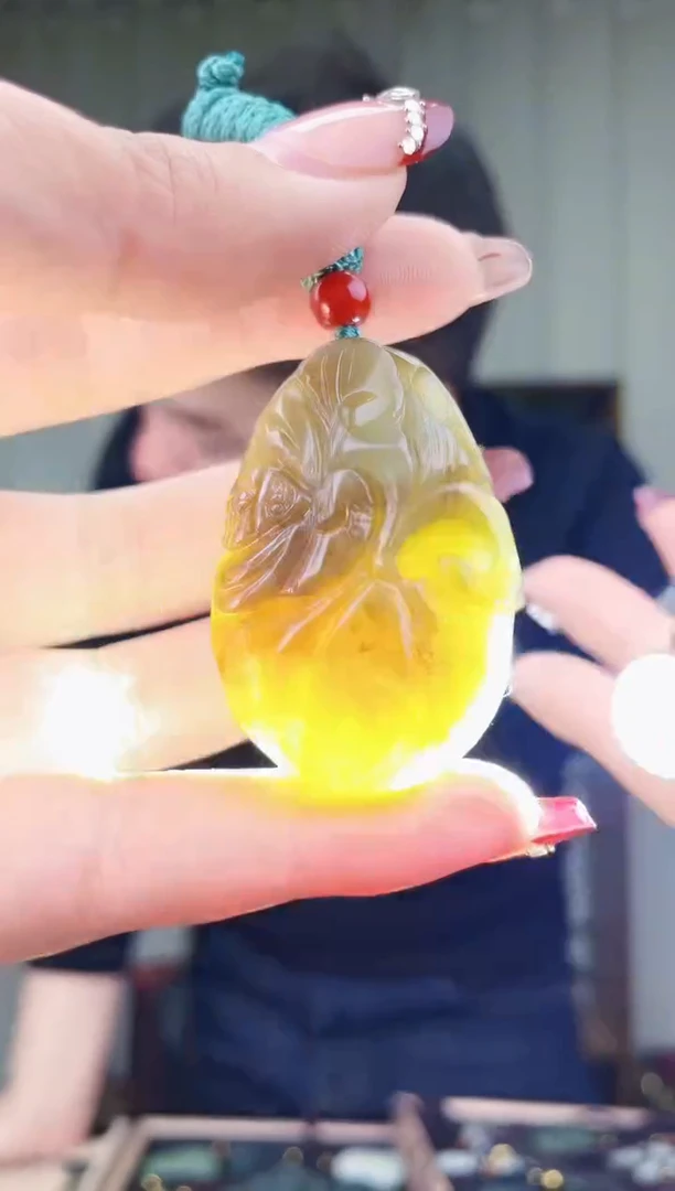 【闪购商品】和田玉挂件未镶嵌拍一发一，多样性发货