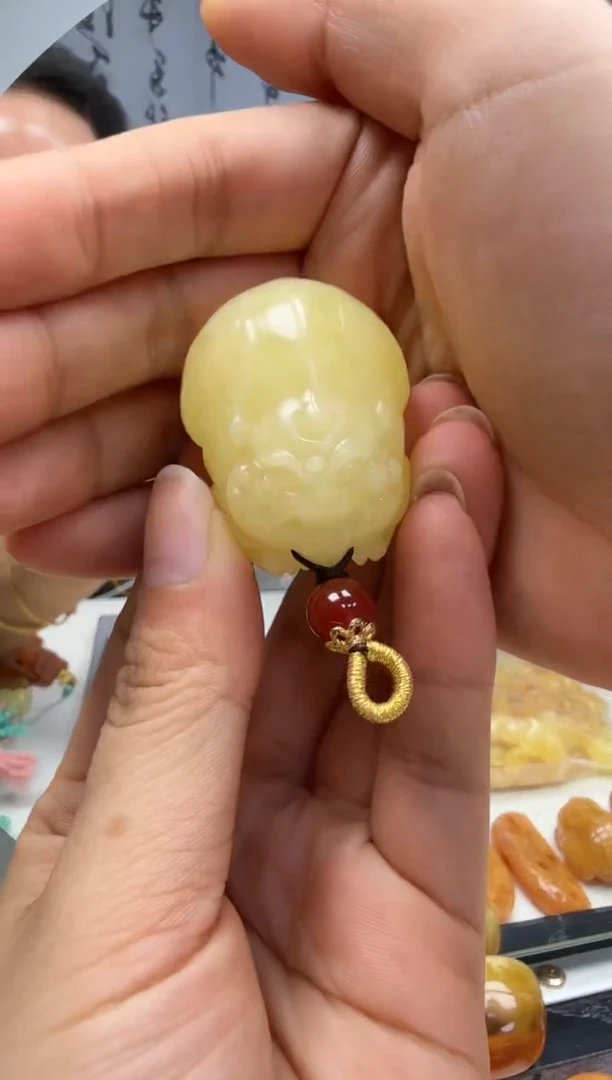 裸石琥珀未镶嵌如图