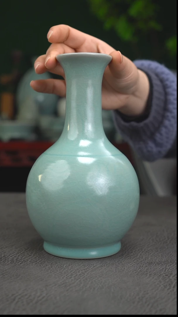 扫地僧  张公巷釉鹅颈瓶微瑕简包-二