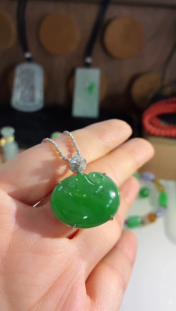 吊坠(不含链)18K金镶嵌翡翠吊坠