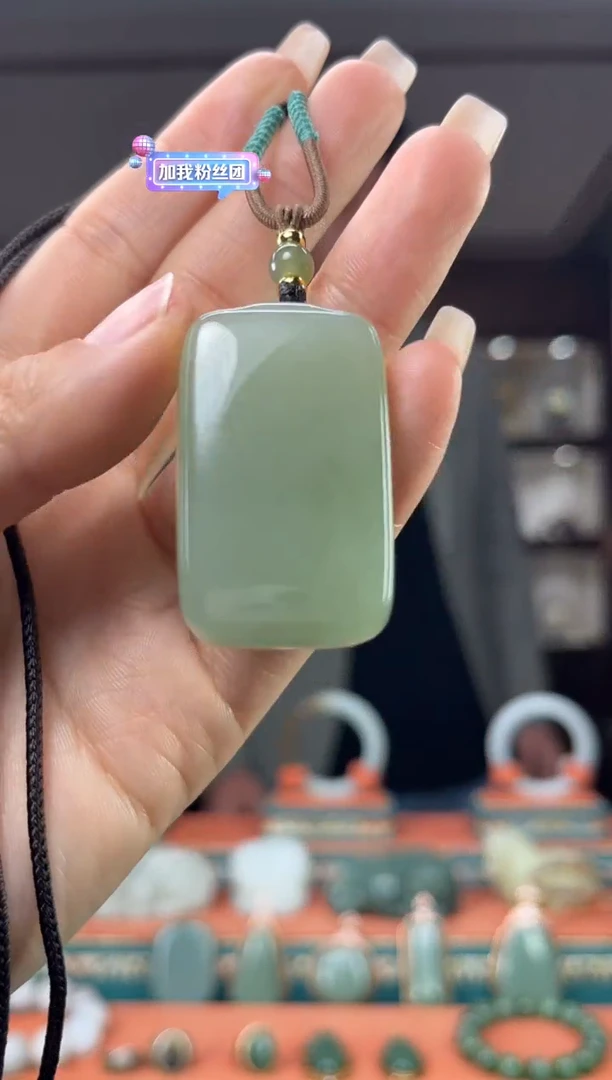 颈饰未镶嵌和田玉佩佩