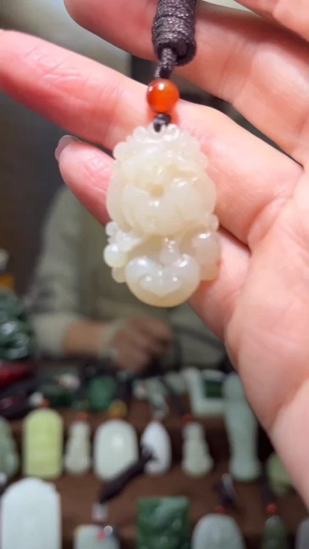 颈饰未镶嵌和田玉`