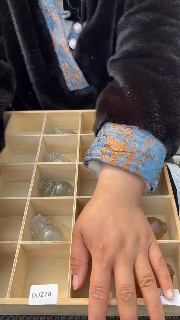 【闪购商品】萤石貔貅未镶嵌（淡绿）萤石貔貅D278多样性发其一