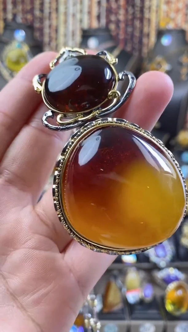 银S925镶嵌颈饰琥珀吊坠