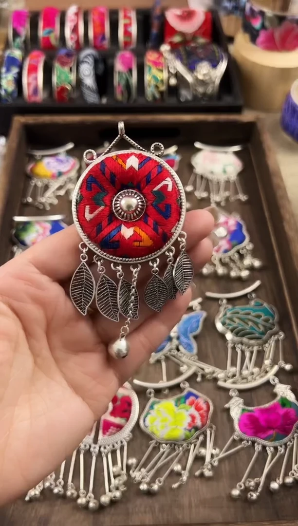 【闪购商品】织绣民族风老绣饰品414