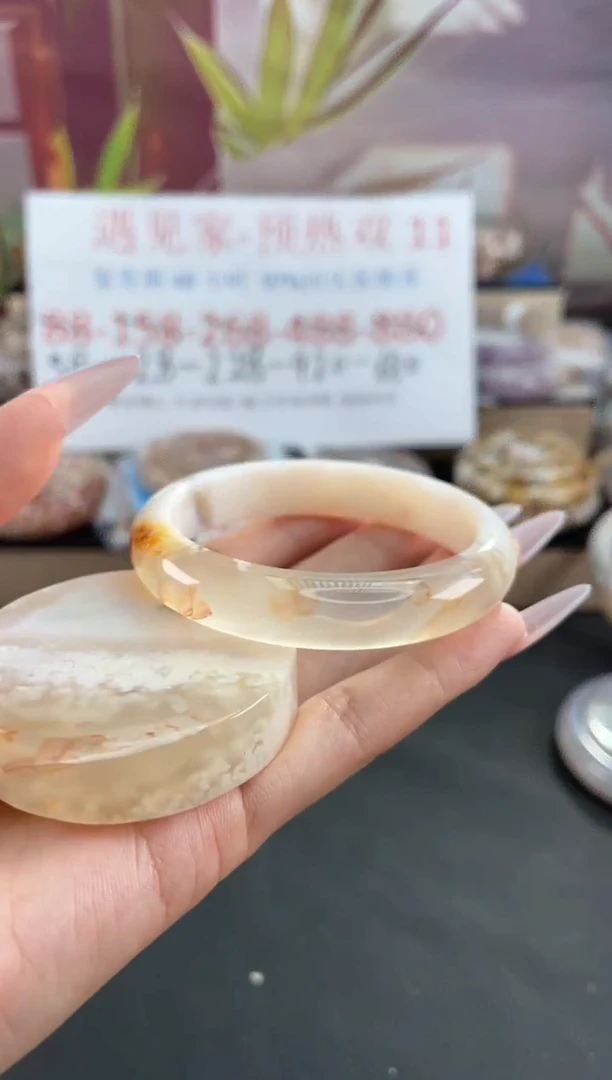 未镶嵌手镯石英质玉56