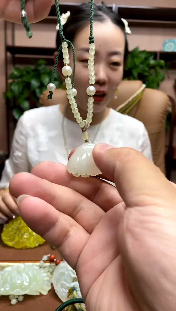 未镶嵌岫玉吊坠·