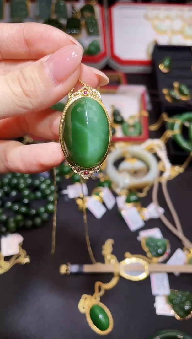 和田玉18K金镶嵌吊坠(赠链)多样性发一Z