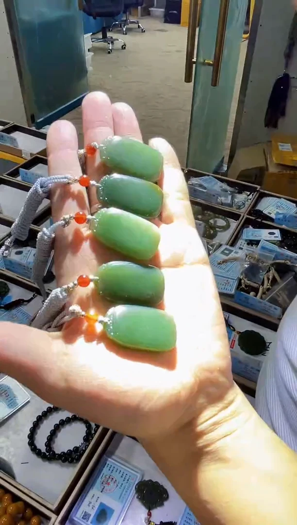 【闪购商品】和田玉颈饰未镶嵌拍一发一