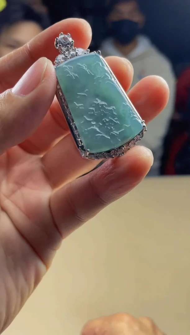 【闪购商品】翡翠颈饰未镶嵌      2750