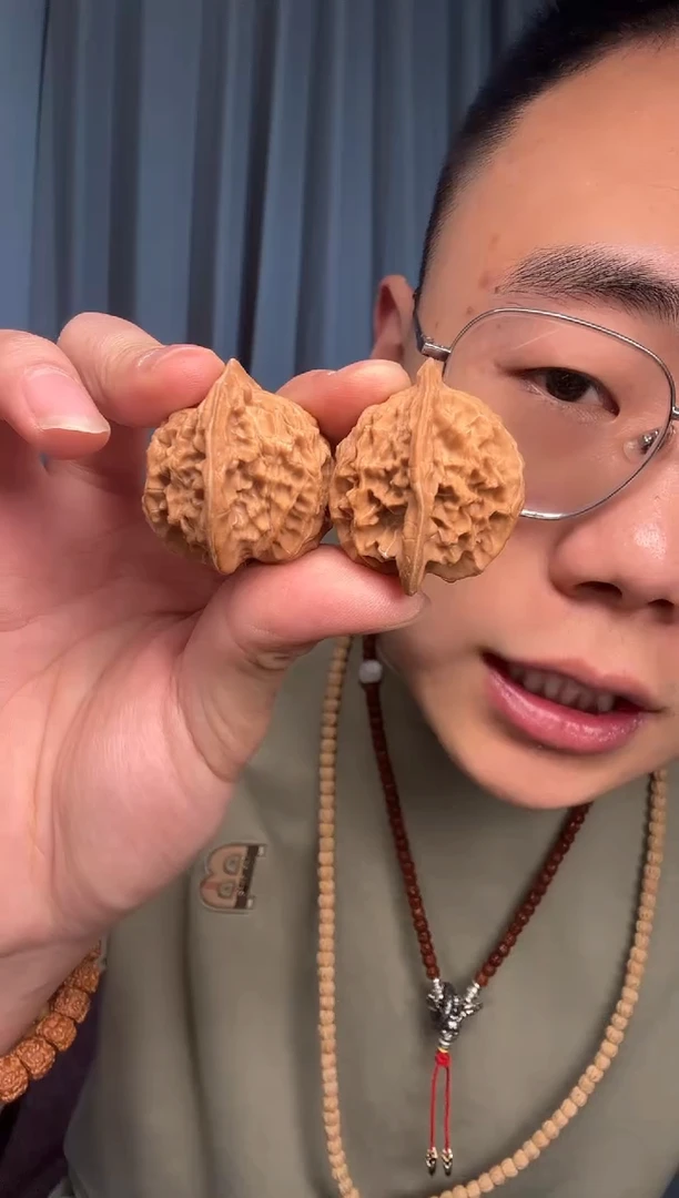 【闪购商品】文玩核桃吊坠盘山核桃福利一对练手