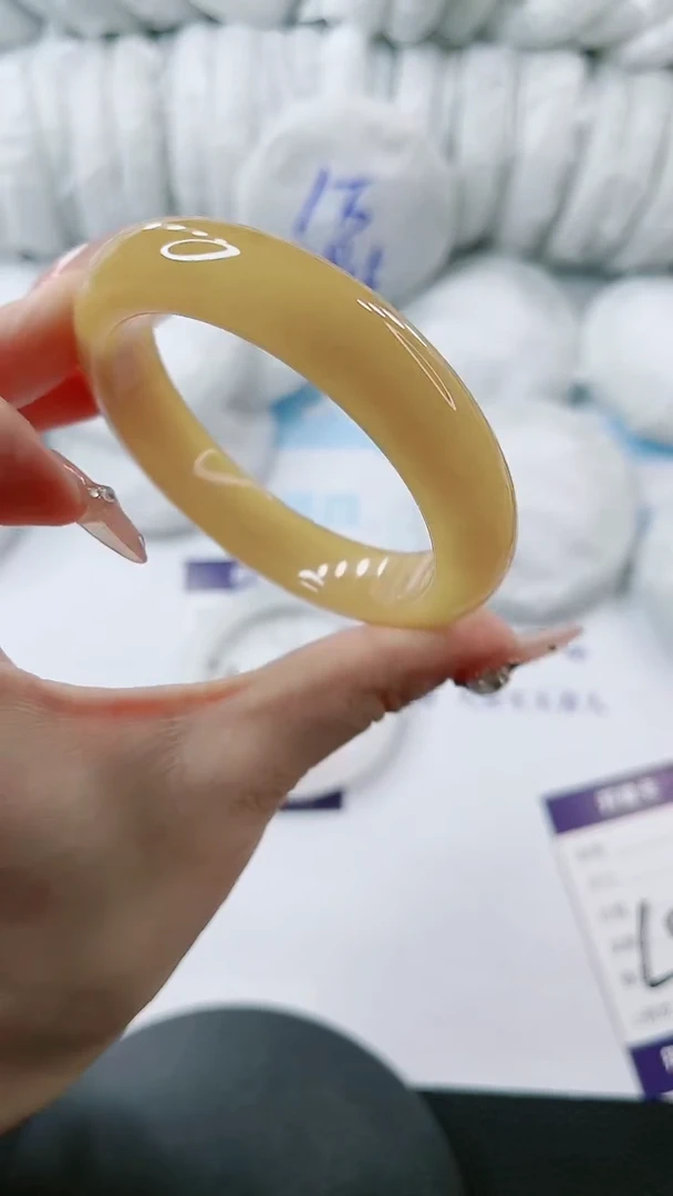 【闪购商品】石英质玉手镯未镶嵌多样性发货L88