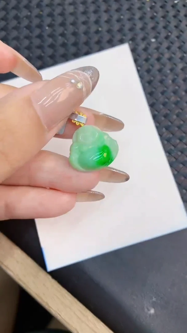 翡翠18K金镶嵌颈饰1