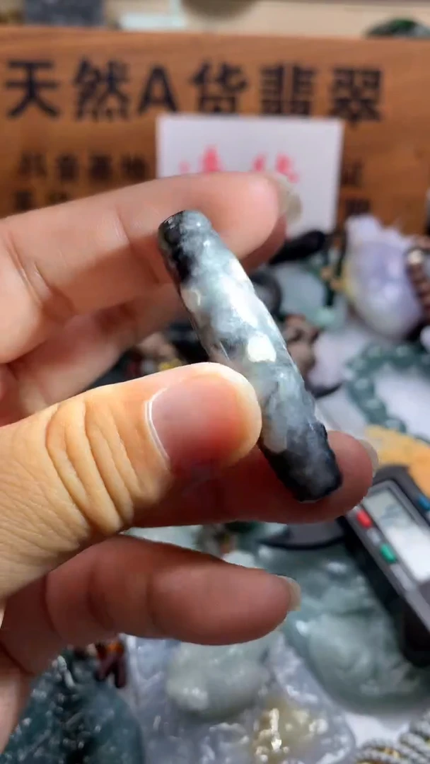 【闪购商品】翡翠颈饰未镶嵌保真天然A货翡翠