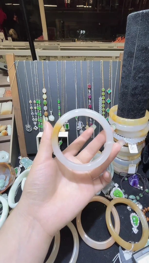 石英质玉（金丝玉）手镯未镶嵌金丝玉手镯