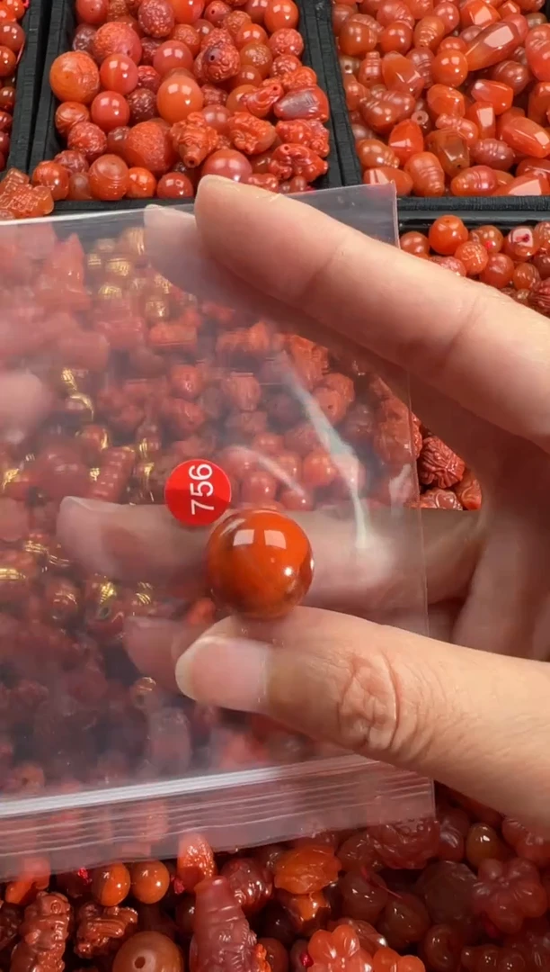 【闪购商品】南红玛瑙颈饰未镶嵌1