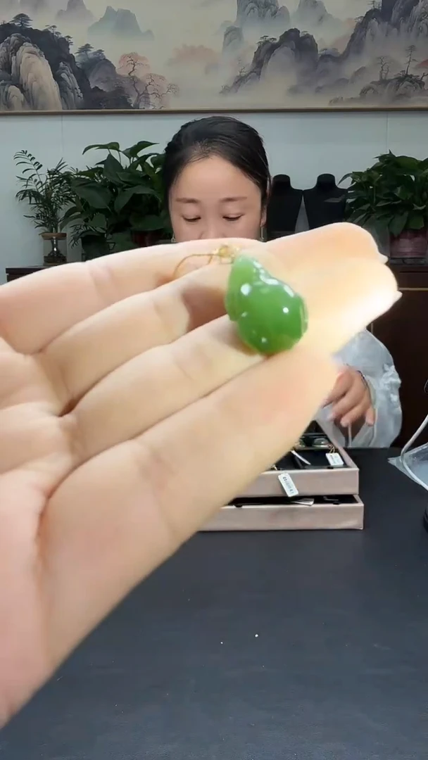 和田玉18K金镶嵌颈饰精品