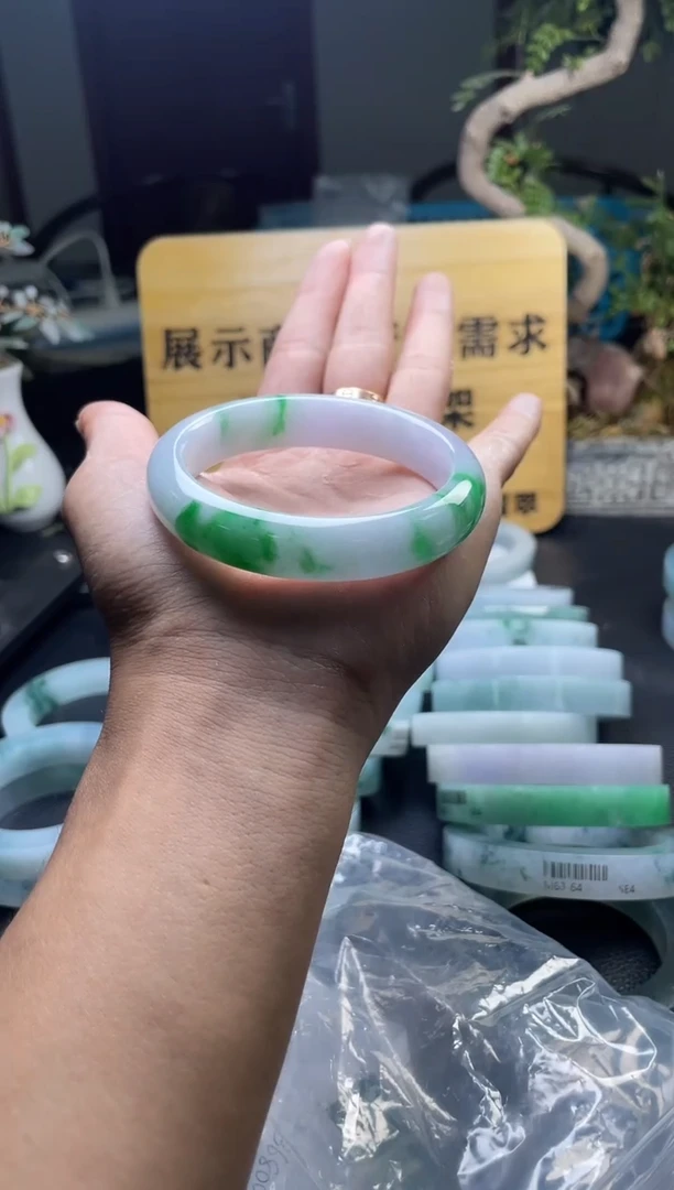 未镶嵌手镯定制翡翠玲****t发一件