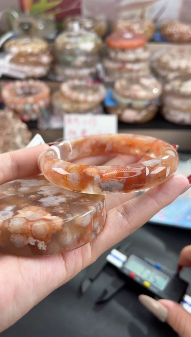 未镶嵌手镯石英质玉59