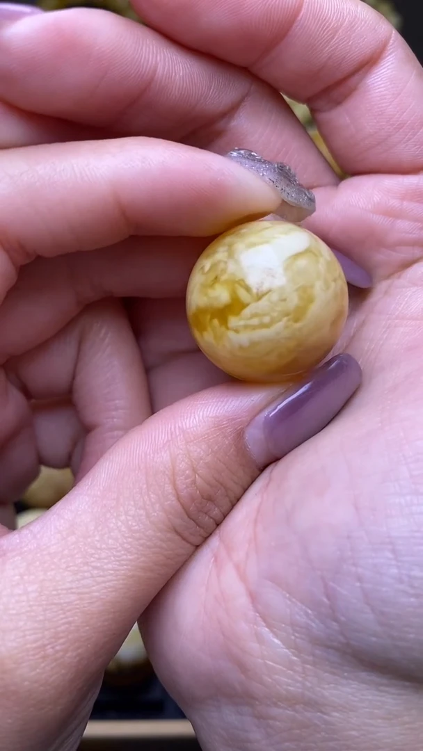 【闪购商品】琥珀裸石未镶嵌葵.106