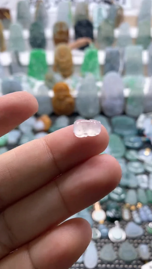 翡翠未镶嵌吊坠(不含链)1