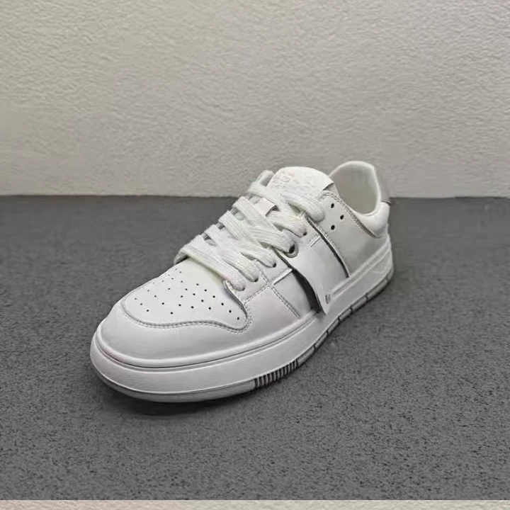 303818时尚百搭洋气舒适潮流休闲板鞋