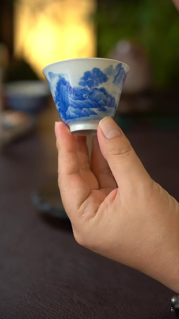 景德镇全手工手绘青花山水铃铛杯