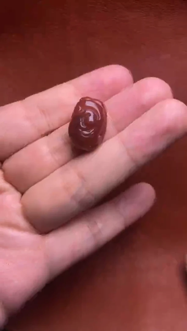 未镶嵌颈饰玛瑙/玉髓枣***枣仿古雕刻背云