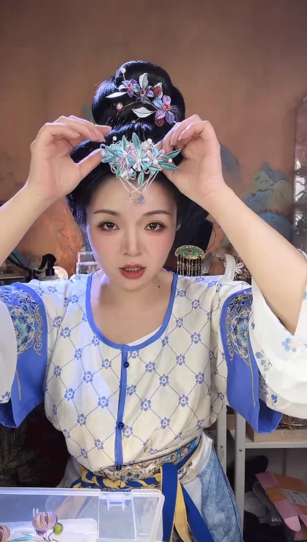 非金属醋酸缠花一个（有点瑕疵，介意误拍）